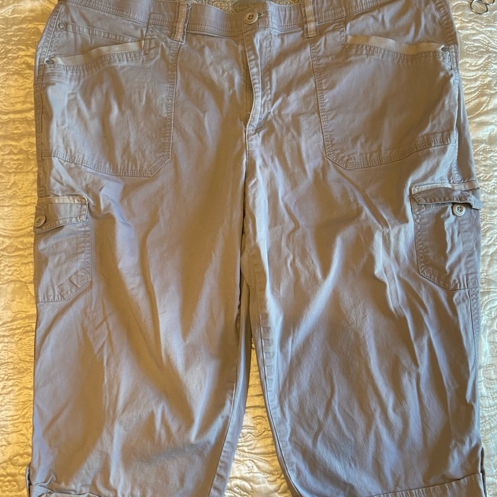 Women’s Gloria Vanderbilt Capri Pants